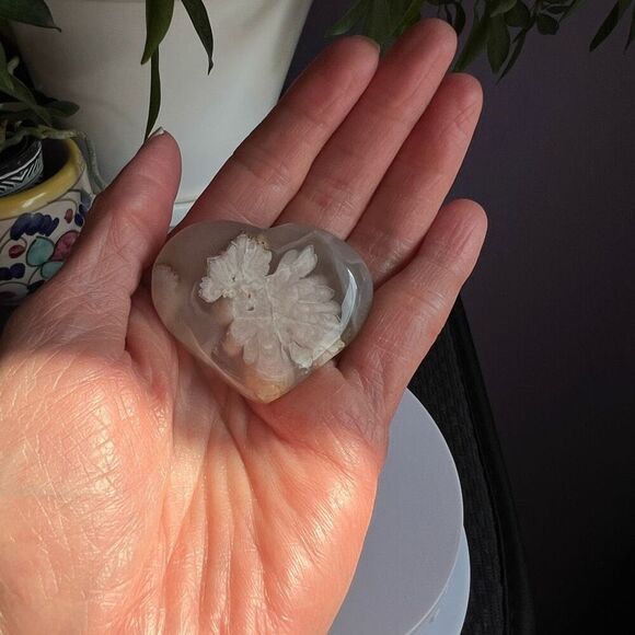 Flower Agate Heart‎ Carving (#8) - Picture 2 of 11